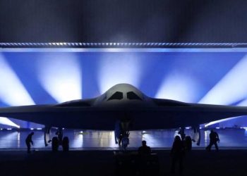 ABD yeni hayalet uçağı B-21'i tanıttı
