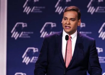 ABD'de Kongre'ye giren Cumhuriyetçi, üniversite mezunu olmadığını ve çalışma geçmişi hakkında yalan söylediğini kabul etti