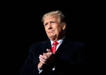 ABD'de 6 Ocak 2021'deki Kongre baskınını soruşturan Temsilciler Meclisi Özel Komitesi, eski ABD Başkanı Donald Trump'ın "kalkışmaya teşvik etme" ve "ABD'nin düzenini bozmak için komplo" ile suçlanması gerektiği yönündeki tavsiyesini Adalet Bakanlığı'na iletti.