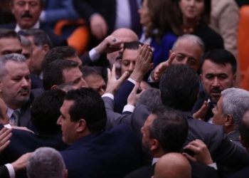 AKP ve CHP arasında ‘Zindaşti’ tartışması