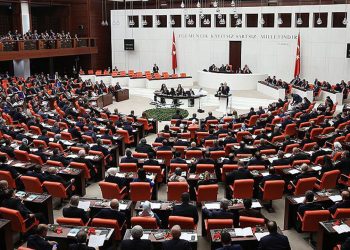AKP ve MHP istedi, Meclis tatil edildi; CHP'li Özel: EYT'lilerin yeni yıla endişeli girmesini sağlayacak bir öneri