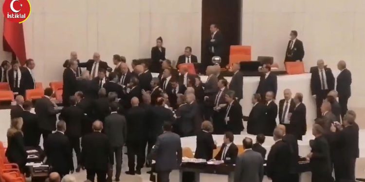 AKP’li vekilin yumruk attığı İYİ Partili isim yoğun bakıma alındı