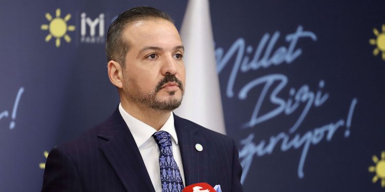 AKP’nin anayasa teklifine İYİ Parti’den ‘evet’ yanıtı