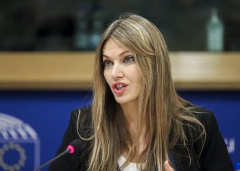 AP yolsuzluk skandalı: Eva Kaili’nin tutukluluk süresi bir ay uzatıldı