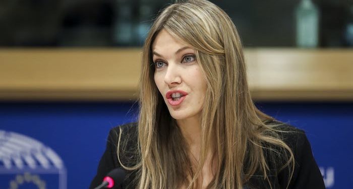 AP yolsuzluk skandalı: Eva Kaili’nin tutukluluk süresi bir ay uzatıldı