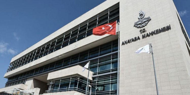 AYM'den gizli alınan ses kaydı kararı: Hak ihlali