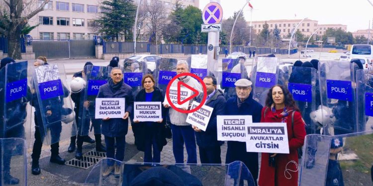 Adalet Bakanlığı önündeki nöbetin dördüncü günü: 'İmralı'da avukat görüşünün önü açılsın'