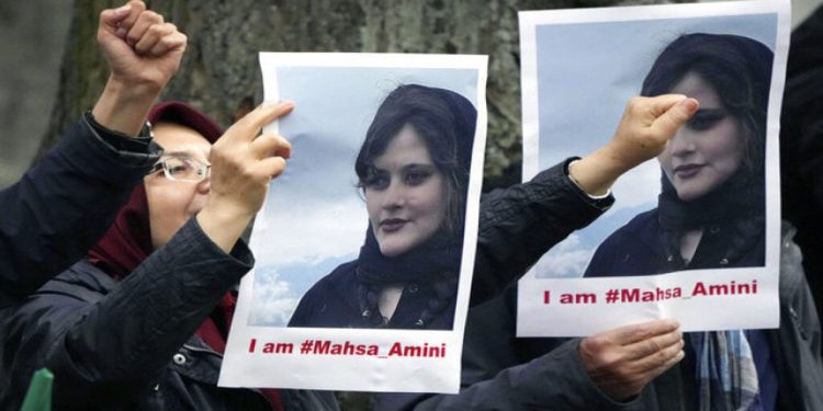 Af Örgütü: Ahlak polisinin dağıtıldığına dair iddialara aldanmamalı