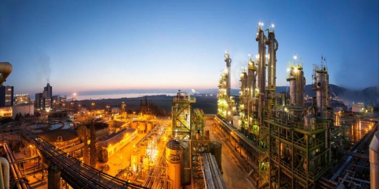 Aksa Akrilik haftada 4 gün mesai denemesi yapacak