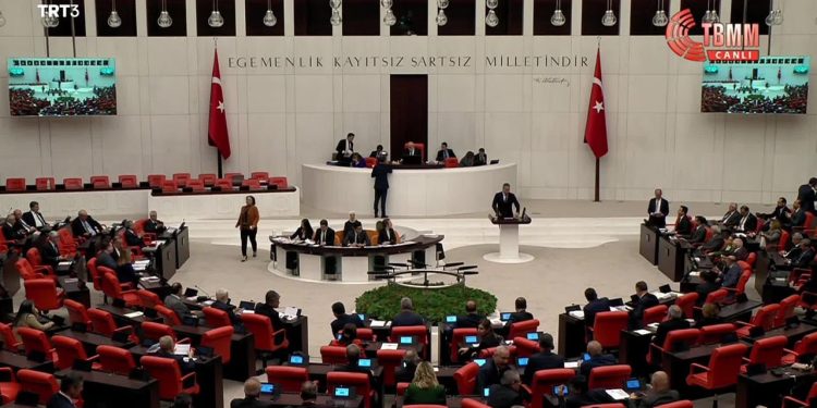 Ali Mahir Başarır'dan ‘asgari ücretlinin maaşına haciz gelmesin’ önerisi, AKP ve MHP’lilerin oylarıyla reddedildi