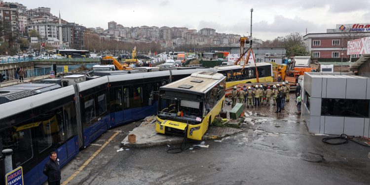 Alibeyköy'deki tramvay kazasında gözaltına alınan vatman adliyede