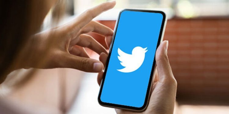 Alman hükümeti: Twitter'da olup biteni endişeyle izliyoruz