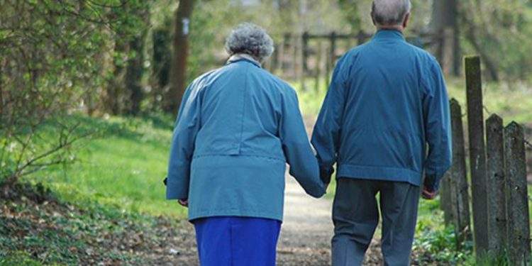 Alzheimer hastalığının belirtilerini saptayabilen kan testi kitine onay