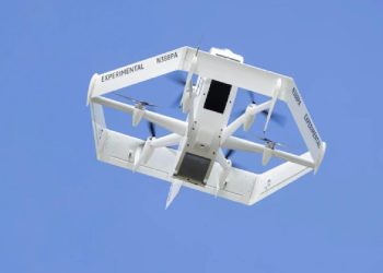Amazon, yurt dışında drone ile kargo taşımaya başladı