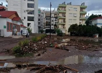 Antalya'nın 3 ilçesinde okullar tatil edildi