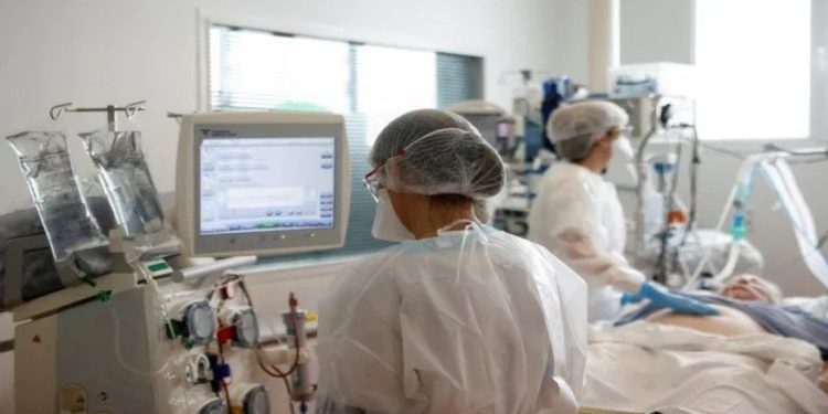 Anüsüne top mermisi sıkışan 88 yaşındaki adam nedeniyle hastane tahliye edildi