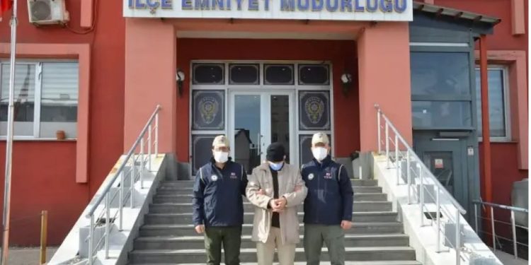 Aracında patlayıcı bulunan polis savunma yapmadı: Tahliyemi istemiyorum