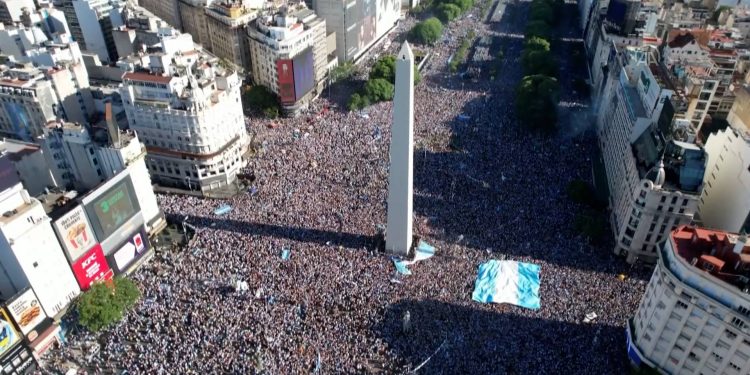 Arjantin Dünya Kupası’nı kazandı, Buenos Aires’te yer yerinden oynadı