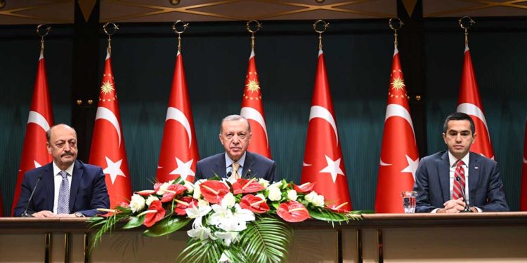 Asgari ücret, 8 bin 500 TL oldu