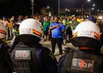 Aşırı sağcı Bolsonaro destekçileri karakol basmaya çalıştı