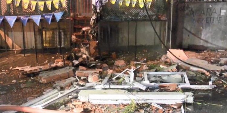 Avcılar'da ev sahibiyle tartışan kiracı daireyi ateşe verdi