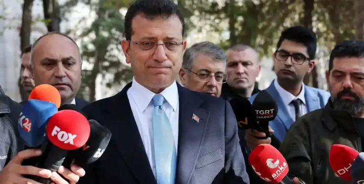 Avrupa Parlamentosu’ndaki Avrupa Yeşiller Partisi, İstanbul Büyükşehir Belediye (İBB) Başkanı Ekrem İmamoğlu’na verilen cezayı, Cumhurbaşkanı Tayyip Erdoğan’ın ‘seçim öncesi attığı anti demokratik adımlardan biri’ olarak yorumladı.