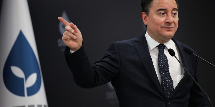 Babacan: Arkadaşlarımıza ‘artık zamanı geliyor, muhtemel isimleri değerlendirmeye başlayın’ dedim