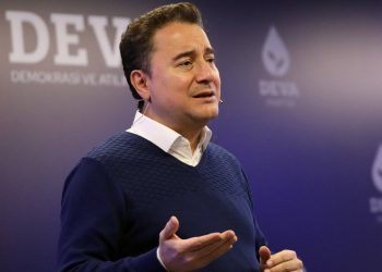 Babacan: Gençler mutsuz ve daha acısı umutsuz; gençliğe en çok gençlik borçluyuz!
