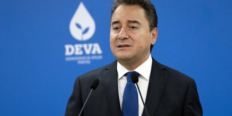 Babacan: KYK kredileri ve bursları artırılmadı, aylık 147 dolardan 67 dolara düşürüldü