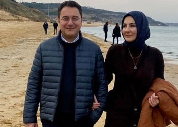 Babacan: ‘Eşim kahvaltı masasında Kılıçdaroğlu’nun adaylığı bahsini açtı, cevap vermedim’