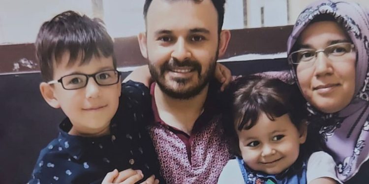 Babaları 5 yıldır tutukluydu, anneleri de dün cezaevine gönderildi