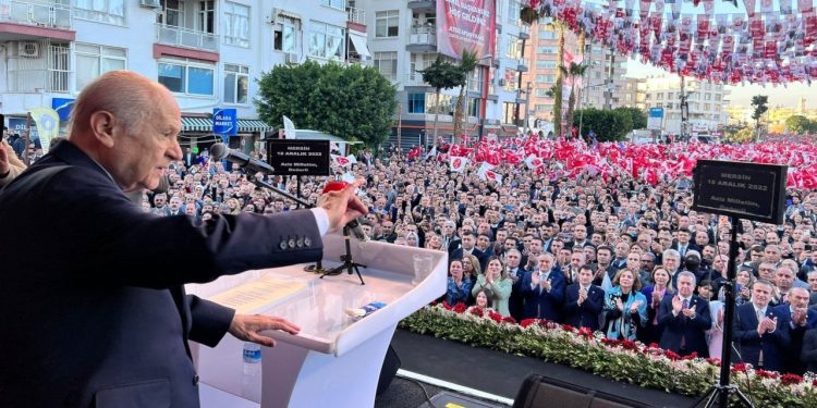 Bahçeli'den İmamoğlu yorumu: Saraçhane kumpası tutmaz