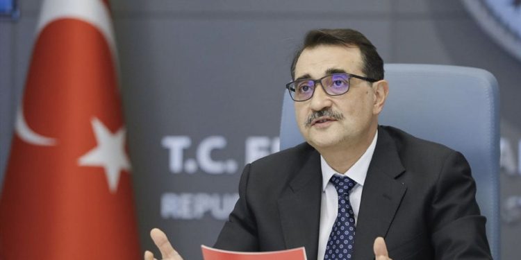 Bakan Dönmez'den 'kalıcı saat' savunması: Kaygı, stres, depresyon daha az yaşanır