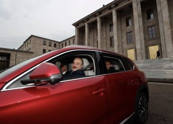 Bakan Varank Meclis’e TOGG ile geldi
