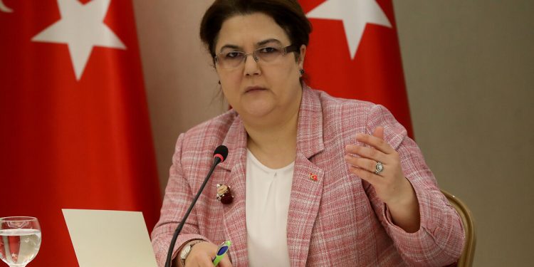Bakan Yanık: Kadın ve çocuk istismarı diye ensemizde boza pişirmeyin