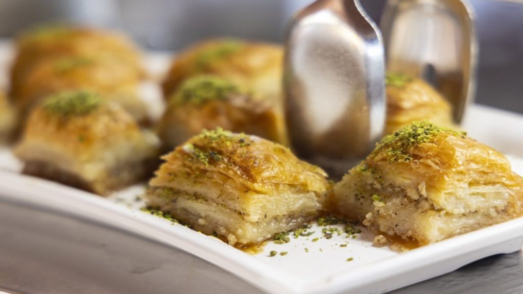 Baklava yedikten sonra mutlaka bunu yapın- Yoksa çok zararlıymış