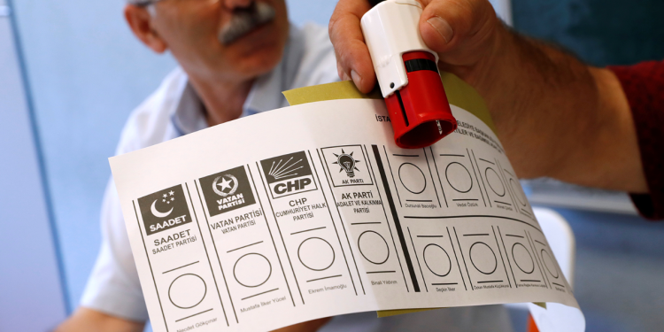 Bekir Ağırdır: AKP ile MHP beraber 40-42 bandında, 51 yapma ihtimalleri neredeyse yok
