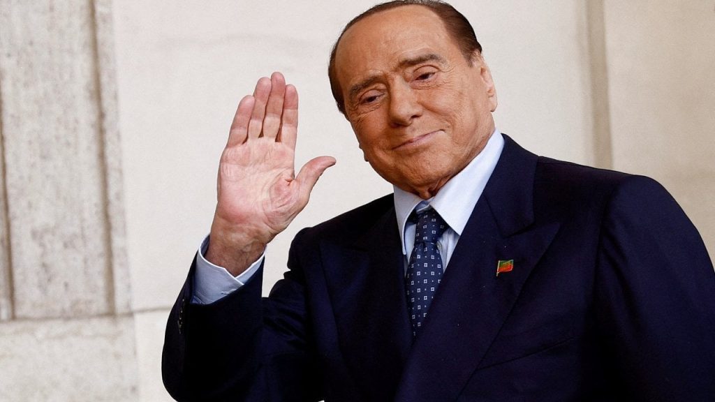 Berlusconi’nin 'Juventus’u yenerseniz bir otobüs dolusu fahişe getirteceğim' sözlerine tepki yağıyor