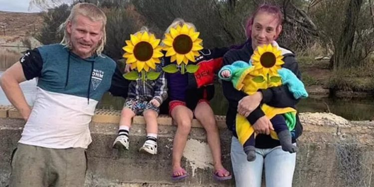 Beş yaşındaki çocuk ailesinin öldüğü kazada kardeşinin hayatını kurtardı