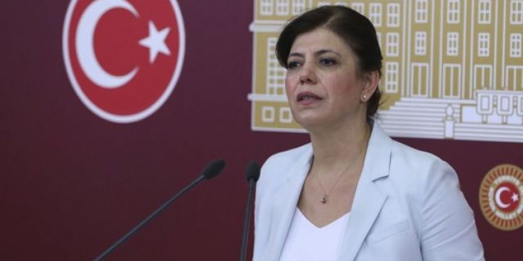 Beştaş'tan soru önergesi: 'IŞİD üyeleri neden Türkiye’de rahatlıkla ticaret yapabiliyor?'