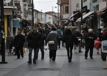 Bilim Kurulu Üyesi: Dört beş farklı tipte virüsle mücadele ediyoruz