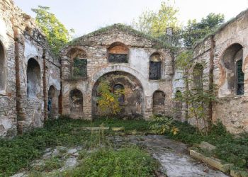 Bir yangınla kül olmuştu; Tarihi Vlahsaray Kilisesi'nin restorasyonu başlıyor