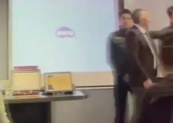 Bölge müdürü, gümrük memuruna tokat  attı, kadın memurlara cinsiyetçi sözler kullandı