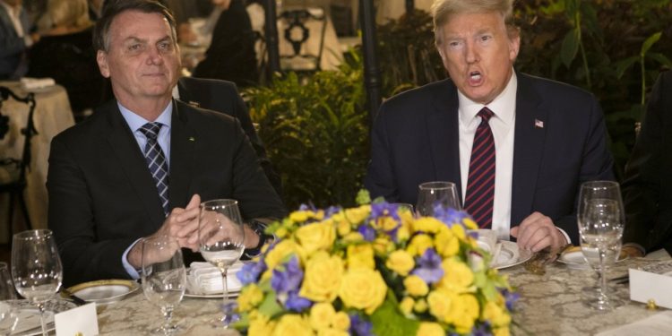 Bolsonaro, görev süresinin bitmesine iki gün kala Brezilya'yı terk etti