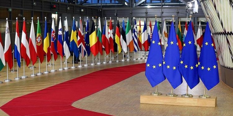 Bosna Hersek'in AB'ye adaylık statüsü onaylandı