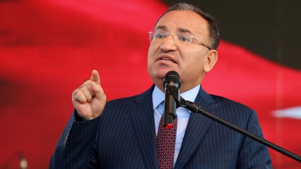 Bozdağ: Başörtüsü önerisi kabul edilirse halk oylamasına gitmeyeceğiz