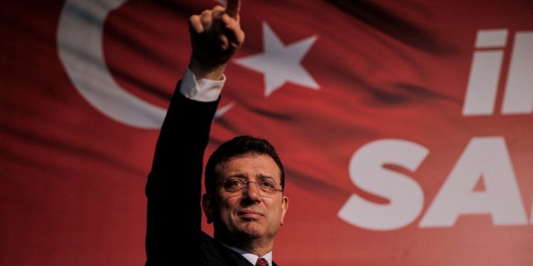 Budapeşte ve Paris belediye başkanlarından İmamoğlu'na destek