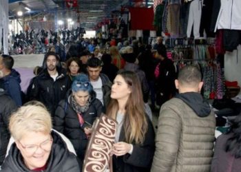 Bulgar turistler yılbaşı alışverişi için Edirne’ye akın etti