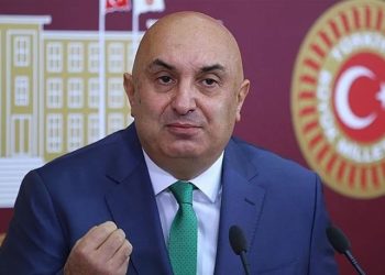 CHP Grup Başkanvekili Engin Özkoç TBMM’de düzenlediği basın toplantısında Ekrem İmamoğlu duruşması sırasında Almanya seyahatinde olması ve programını İmamoğlu kararın ardından yarıda kesmesi ile ilgili soruyu yanıtladı.