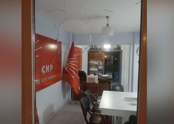 CHP Gürsu İlçe Başkanlığı'na taşlı saldırı